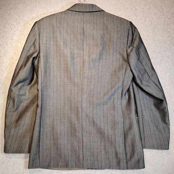 Bellissimo Men's Gray Pin Stripe Suit Coat in Size 38R 31W - Picture 11 of 11
